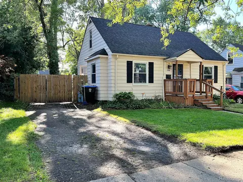 814 Dwight St, Ypsilanti, MI 48198