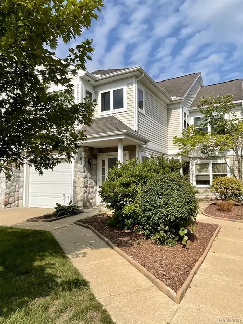 709 Fieldstone Cir W #21, Chelsea, MI 48118
