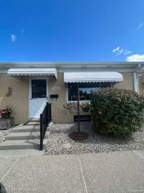 50330 Helfer Blvd #4, Wixom, MI 48393