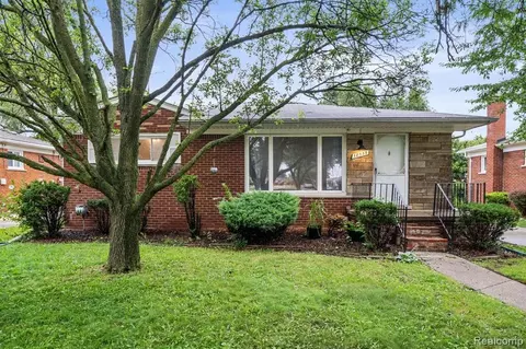 18535 Forest Ave, Eastpointe, MI 48021