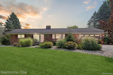 4567 Valentine Rd, Webster, MI 48189