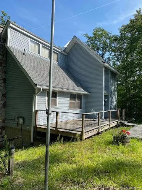 10639 Black Bear Rd NE, Kalkaska, MI 49646