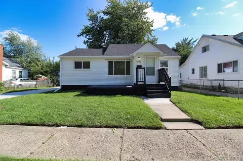 8230 Maxwell Ave, Warren, MI 48089