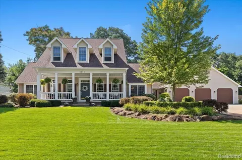 5425 Stowe Trl, Clarkston, MI 48348