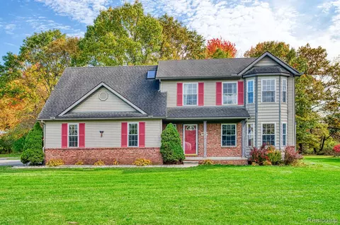 5900 Hay Rake Hollow Crt Ct, Iosco, MI 48137