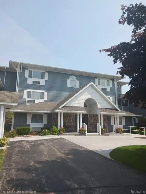 4500 Lakeshore Rd #24, Fort Gratiot, MI 48059