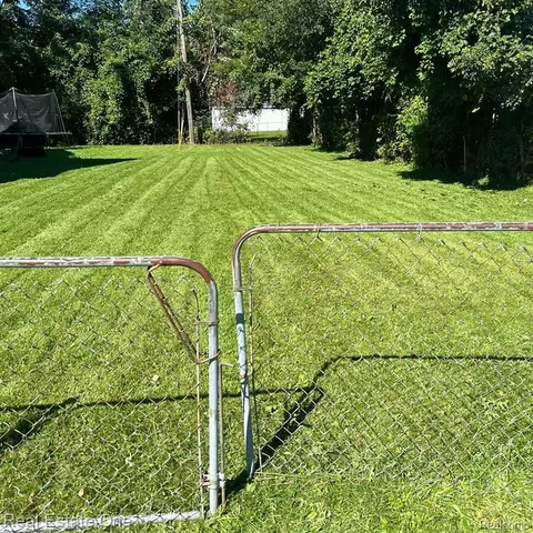 23723 Lorraine Ave, Warren, MI 48089