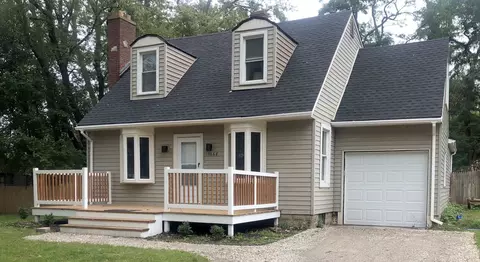 1668 Valley Dr, Highland, MI 48356