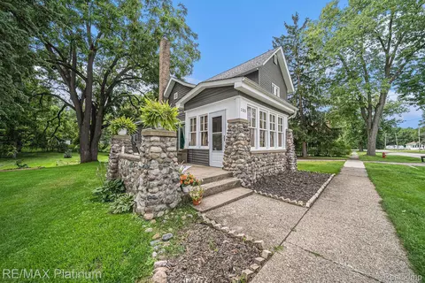 135 W 1st St, Perry, MI 48872