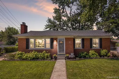 9221 California St, Livonia, MI 48150