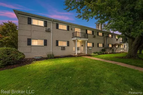 100 W Hickory Grove Rd #A5, Bloomfield Hills, MI 48304