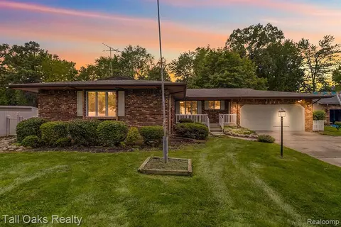 2217 Winding Way Dr, Davison, MI 48423