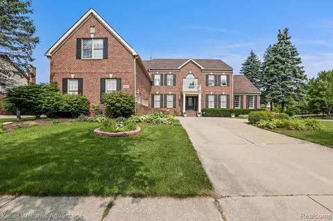 26551 Glenwood Dr, Novi, MI 48374