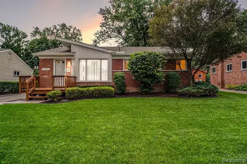 32157 Leelane, Farmington, MI 48336