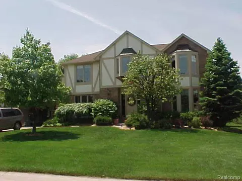 1515 Chevy Circuit, Rochester Hills, MI 48306