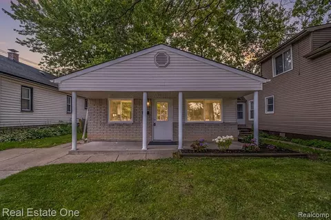 1036 E Harry Ave, Hazel Park, MI 48030