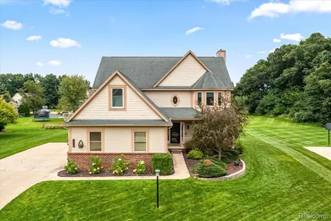 3333 Nicolette Dr, Genoa, MI 48843