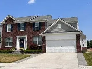 49345 Hummel Dr, Macomb, MI 48044