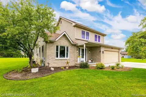 8100 Nantucket Dr, Mount Morris, MI 48458
