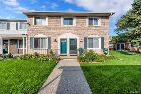 38162 N Jamestown Dr W, Sterling Heights, MI 48312