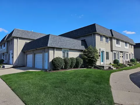 4302 15 Mile Rd, Sterling Heights, MI 48310