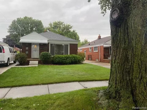 20837 Frazho St, Saint Clair Shores, MI 48081