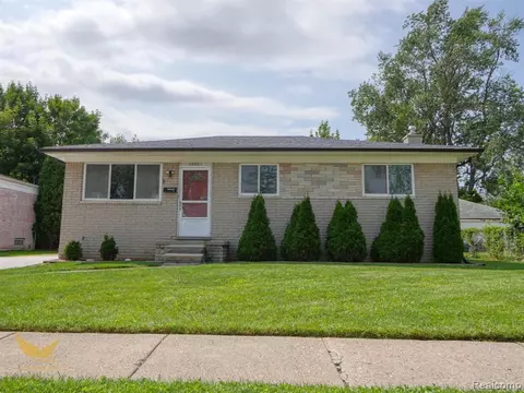 28061 Oneil St, Roseville, MI 48066