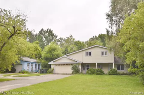 901 Laird St, Lake Orion, MI 48362
