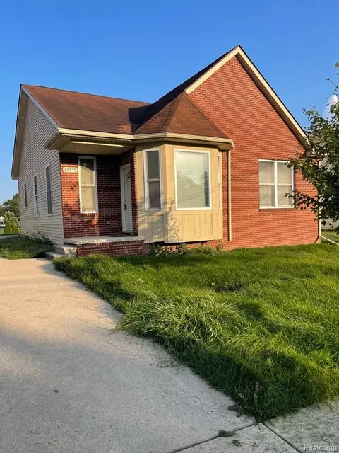 26895 Minock Cir, Redford, MI 48239