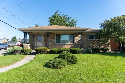 15305 Ego Ave, Eastpointe, MI 48021