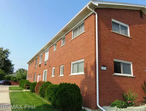 15219 E 9 Mile E #1A, Eastpointe, MI 48021