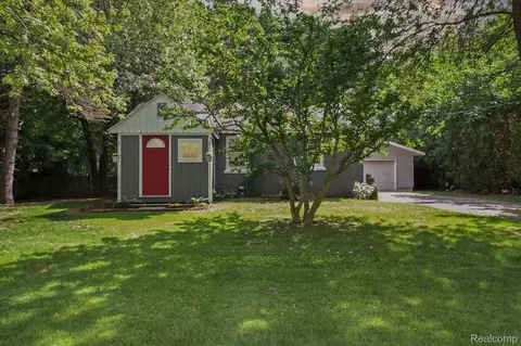 182 Elwill Crt Ct, Holland, MI 49424