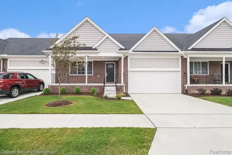 1399 Lincoln St, Lapeer, MI 48446