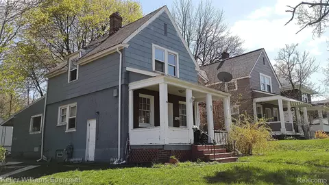 62 Nelson St, Pontiac, MI 48342