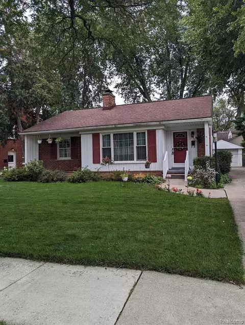 4415 N Verona Cir, Royal Oak, MI 48073