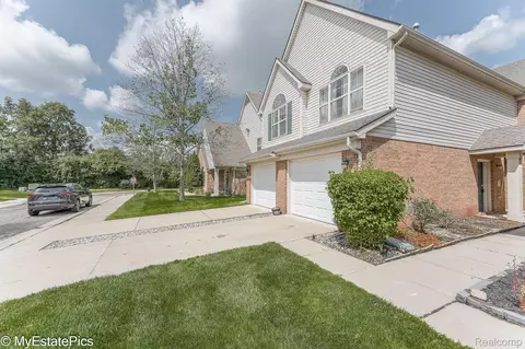 42846 Patty Ln, Van Buren, MI 48111