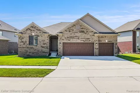 49613 Manistee Dr, Chesterfield, MI 48047
