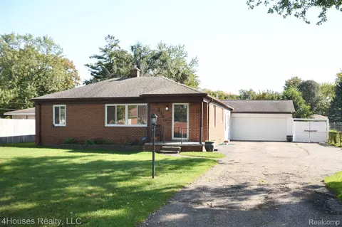 2360 Kohler St, Waterford, MI 48329