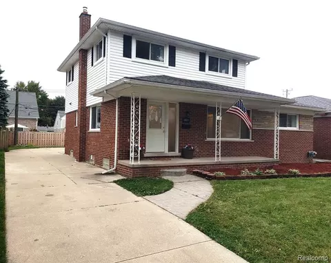 23008 Newberry St, Saint Clair Shores, MI 48080