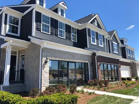 4907 Glenora Dr, Lake Orion, MI 48359