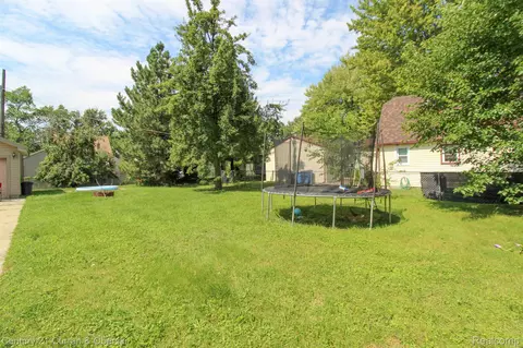 4612 Gertrude St, Dearborn Heights, MI 48125
