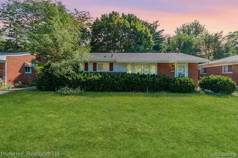 1377 Borgstrom Ave, Ypsilanti, MI 48198