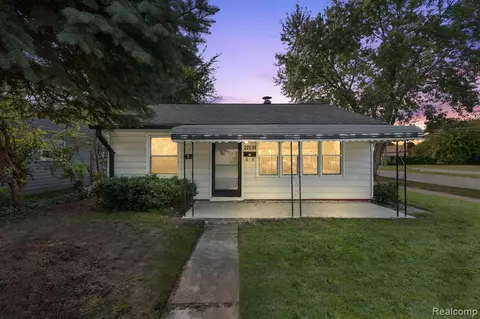 27135 Groveland St, Madison Heights, MI 48071