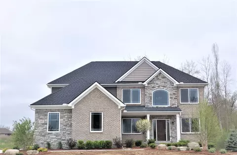 725 Marlayna Dr, Oxford, MI 48371