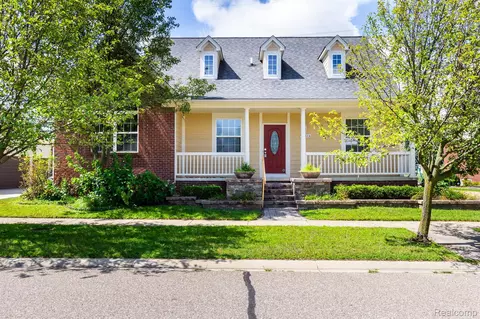 49609 Golden Park Dr, Shelby Township, MI 48315