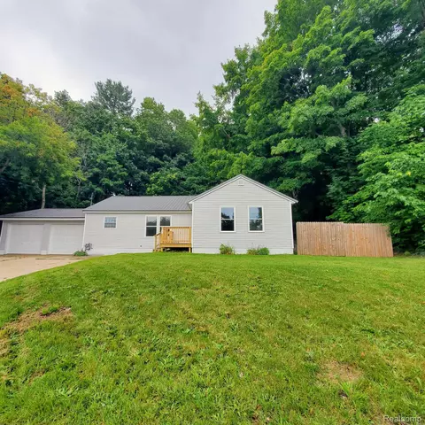 155 Ferry St, Shelby, MI 49455