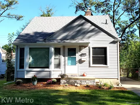 13720 Borgman St, Oak Park, MI 48237