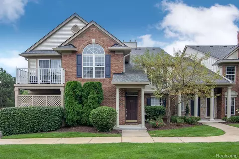 3536 Oakmonte Blvd, Oakland, MI 48306