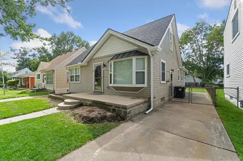 18501 Olympia, Redford, MI 48240
