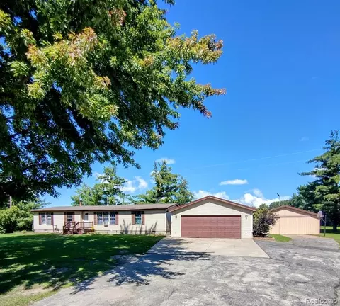 5298 Shreeves Rd, Fairgrove, MI 48733